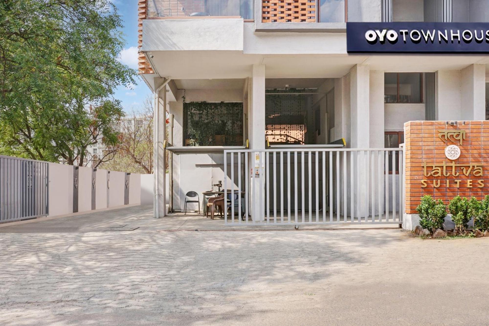 Hotel Townhouse 1354 Tattva